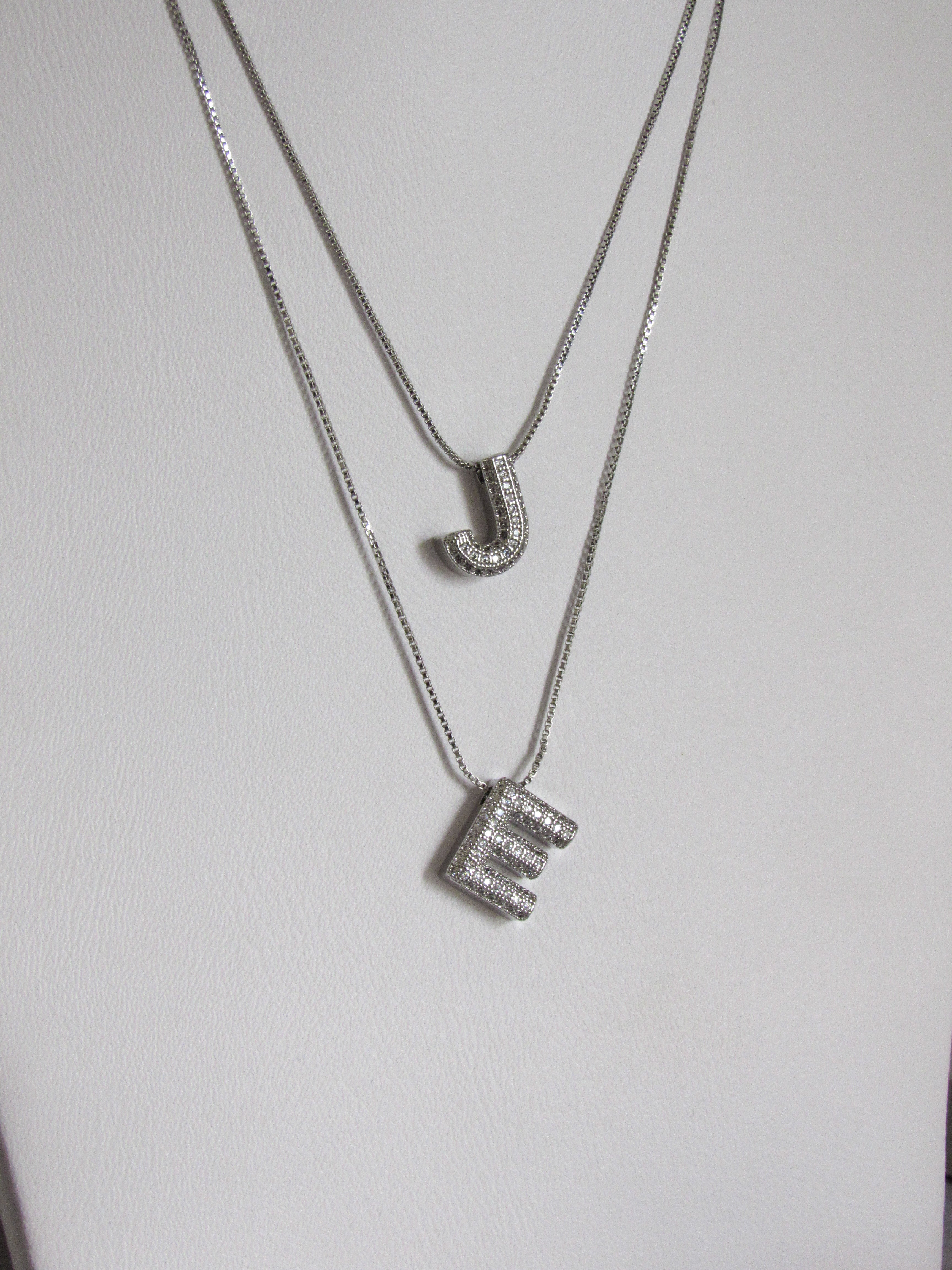 Collar inicial chunky zircones plateada