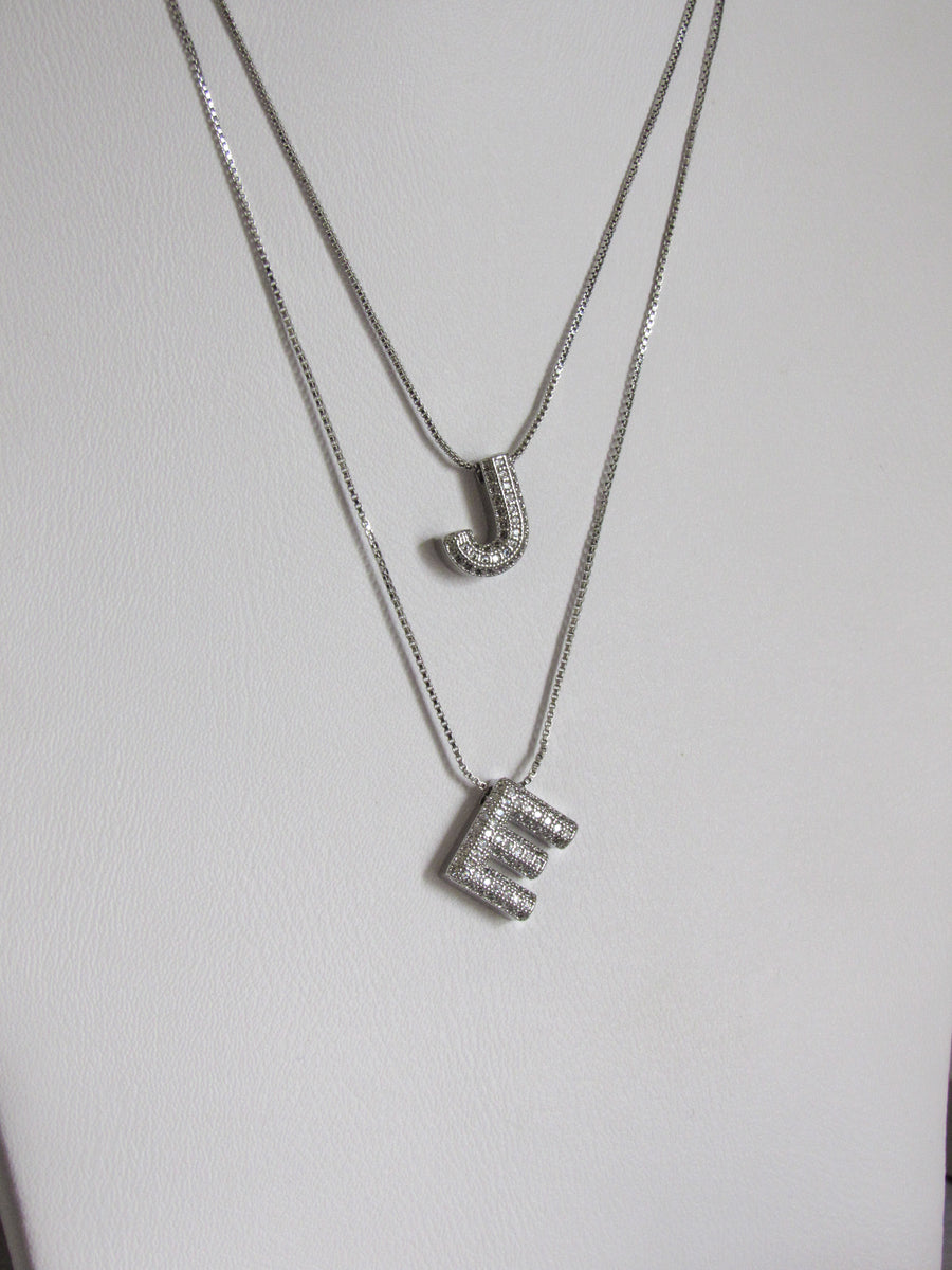 Collar inicial chunky zircones plateada