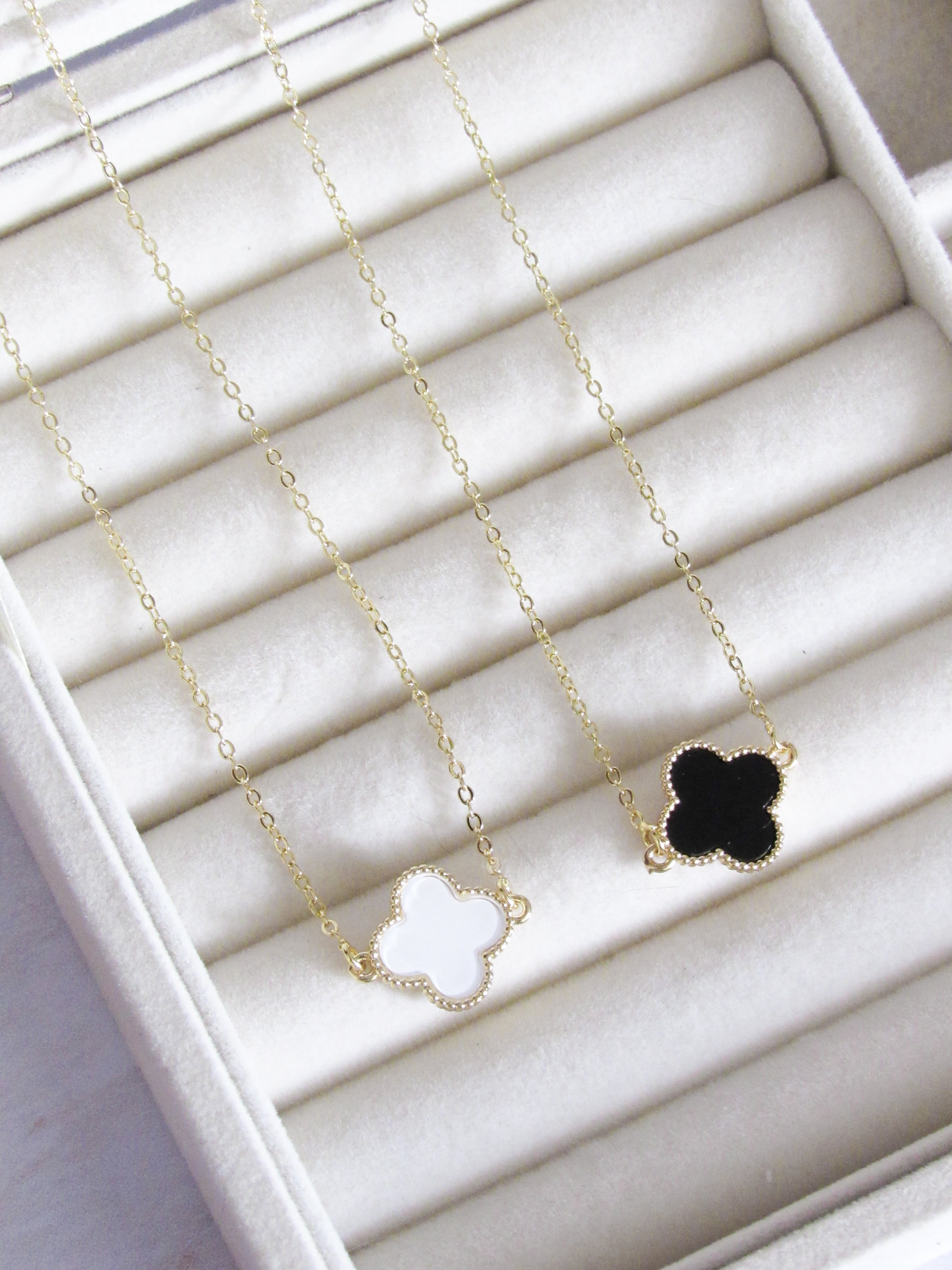 Collar trébol doble argolla