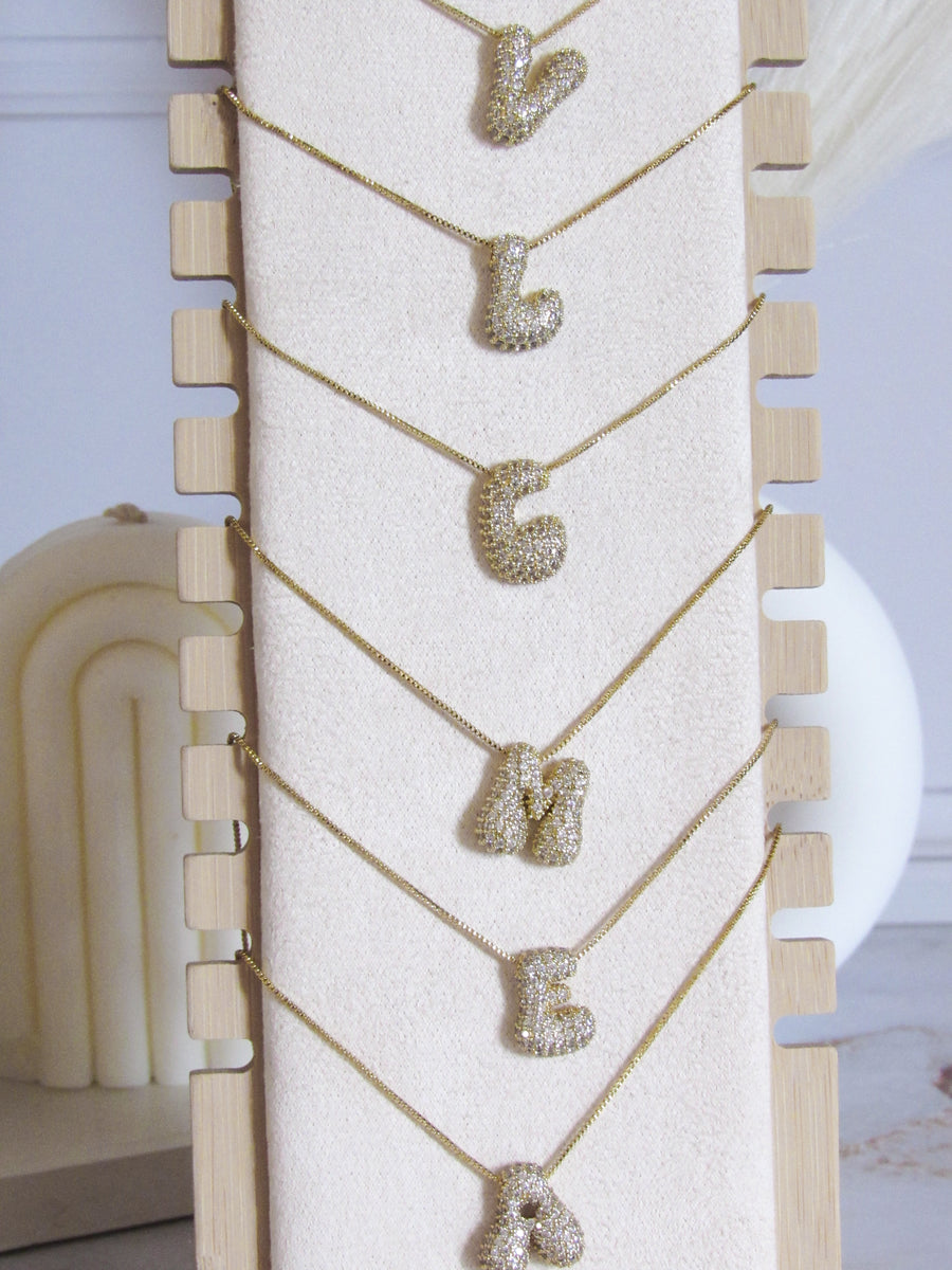 Collar inicial graffiti