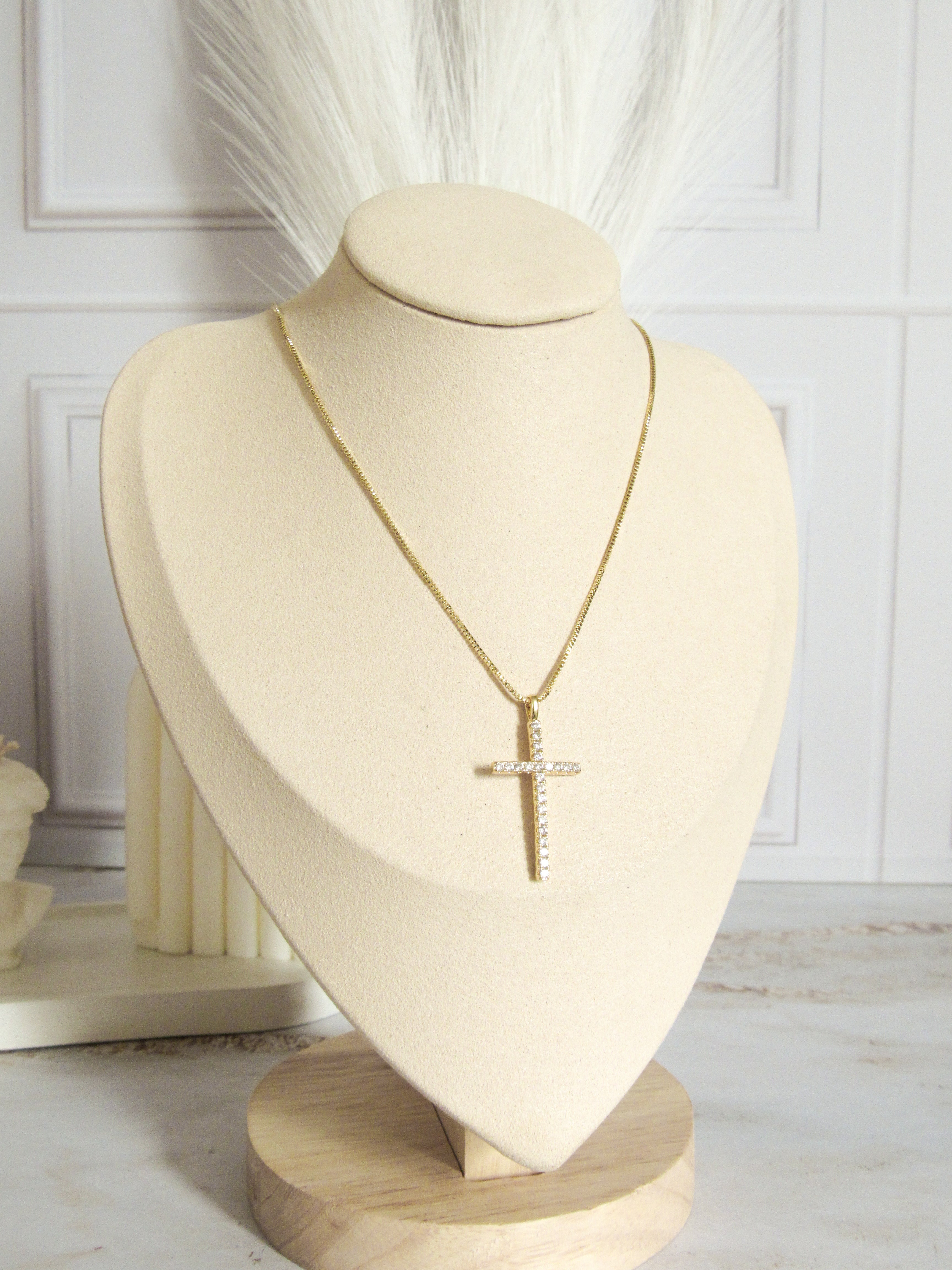 Collar cruz grande zircones