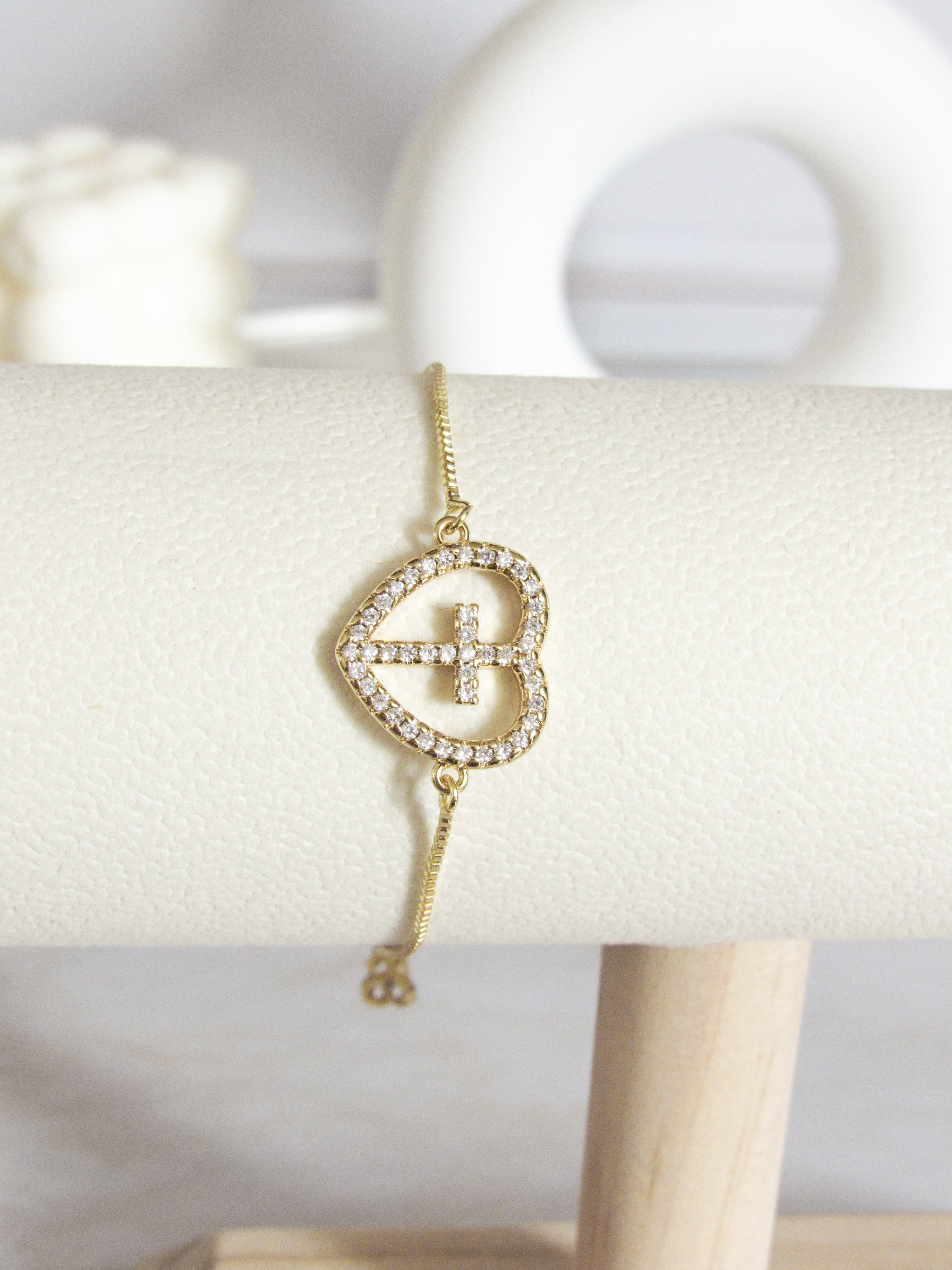 Pulsera corazón cruz