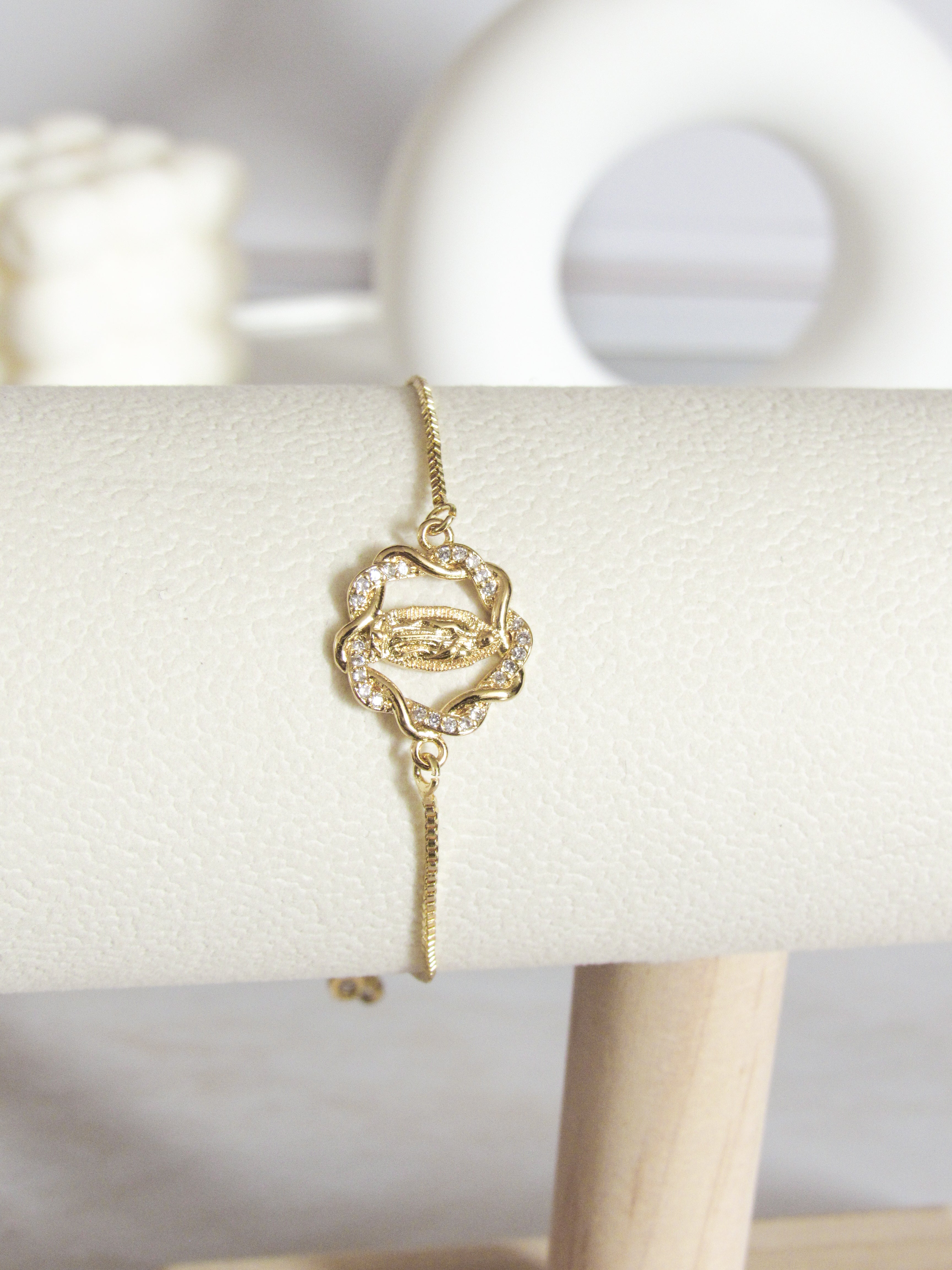 Pulsera virgen zircones