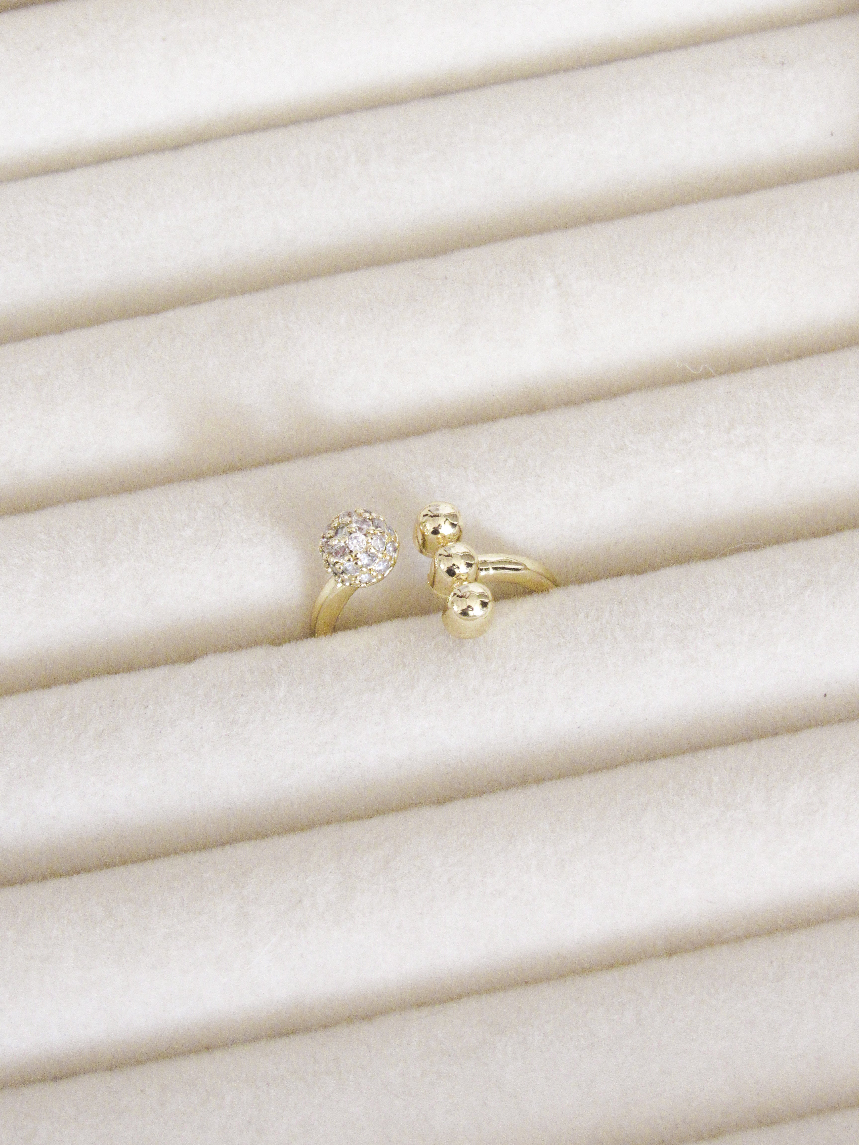 Anillo graduable balin zircones