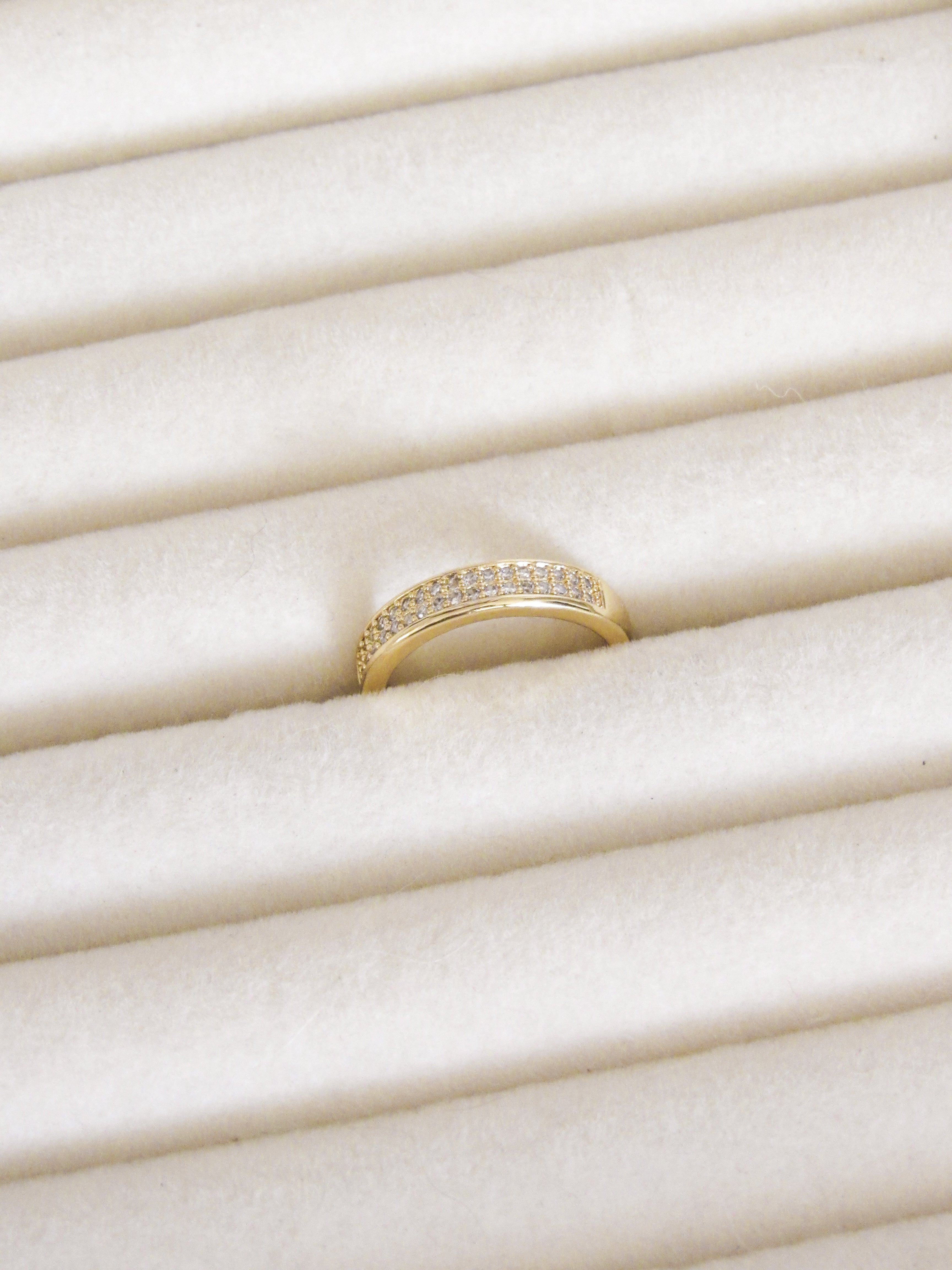 Anillo graduable zircones