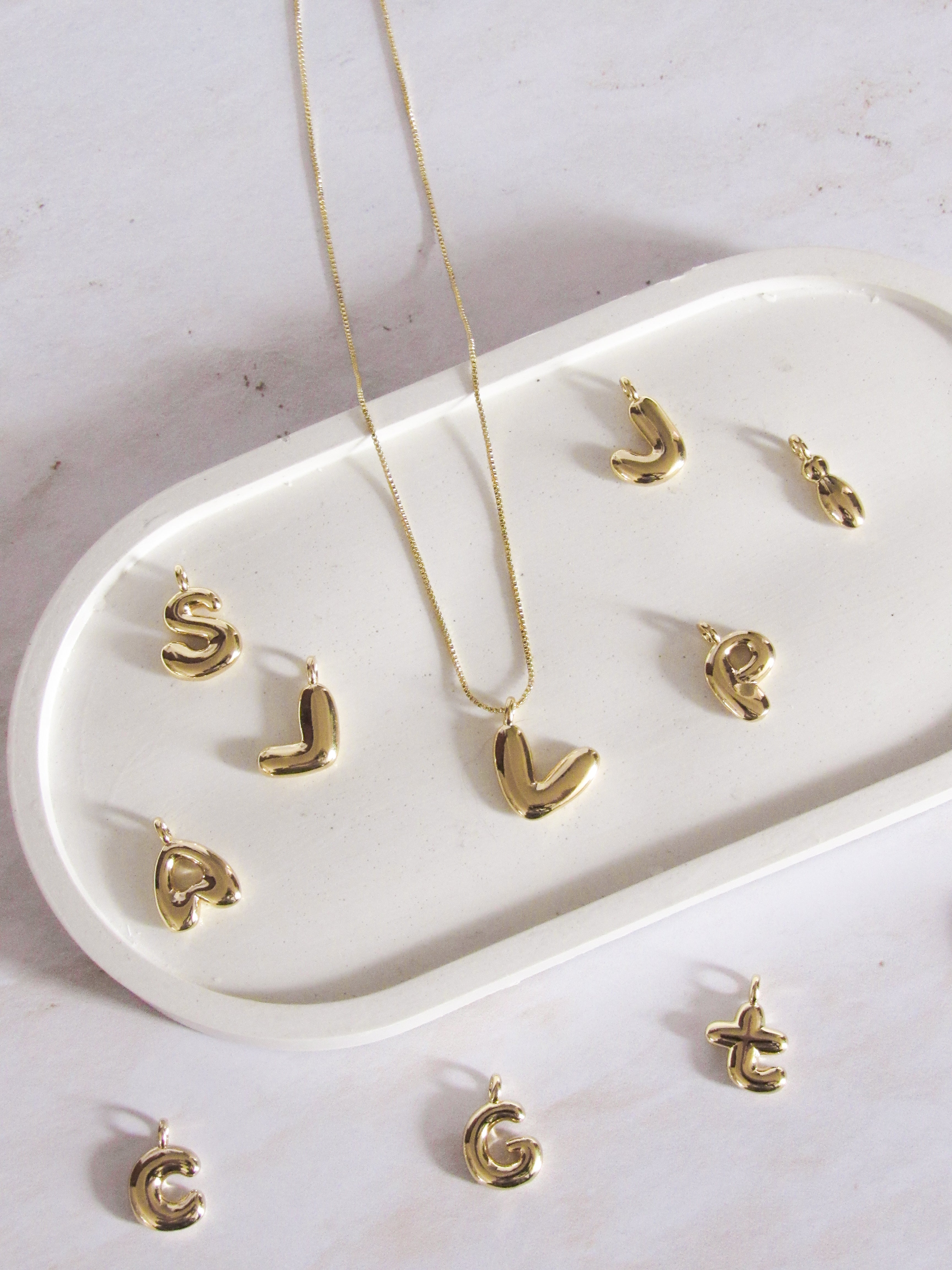 Collar inicial chunky lisa