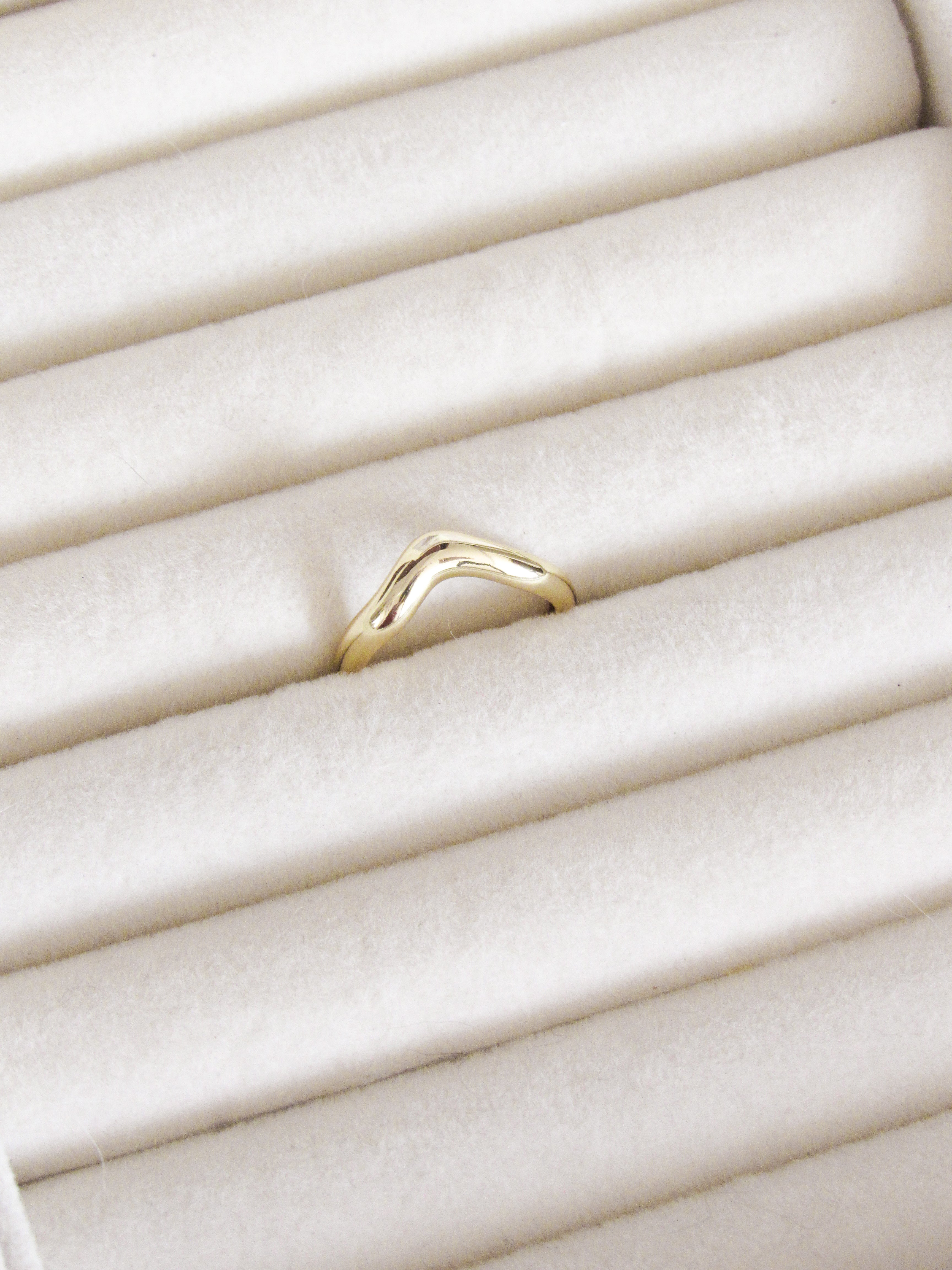 Anillo graduable tríangulo liso