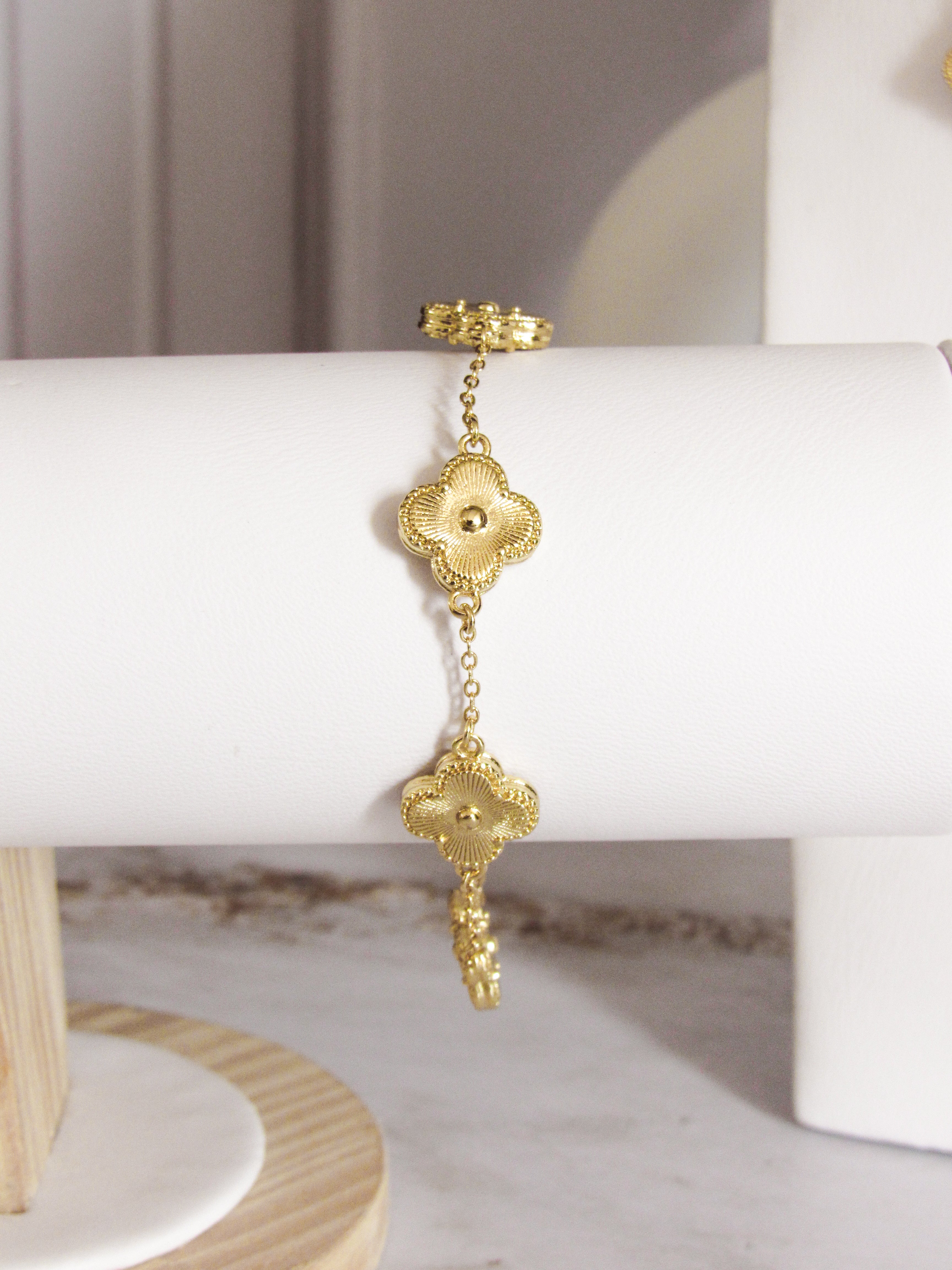 Pulsera cinco trébol dorado