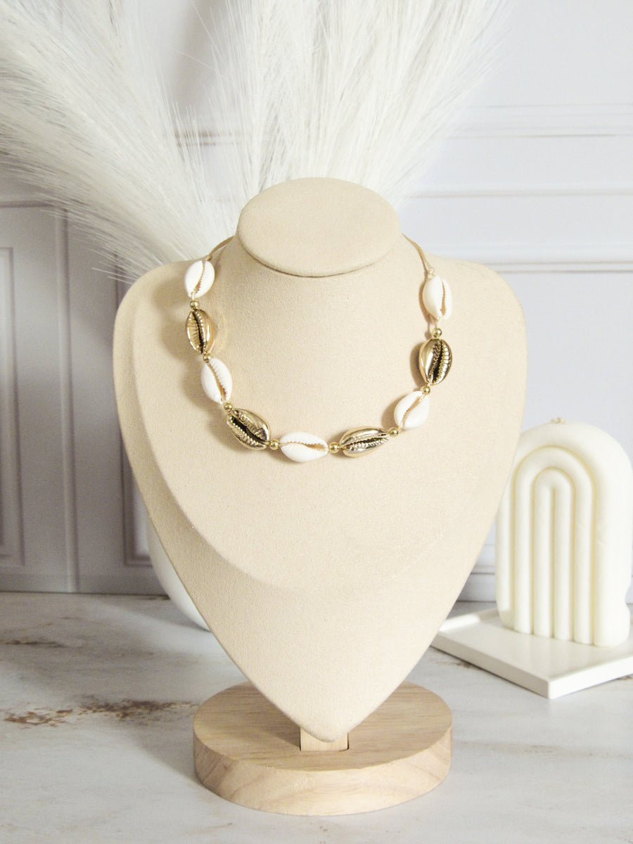 Gargantilla conchas doradas