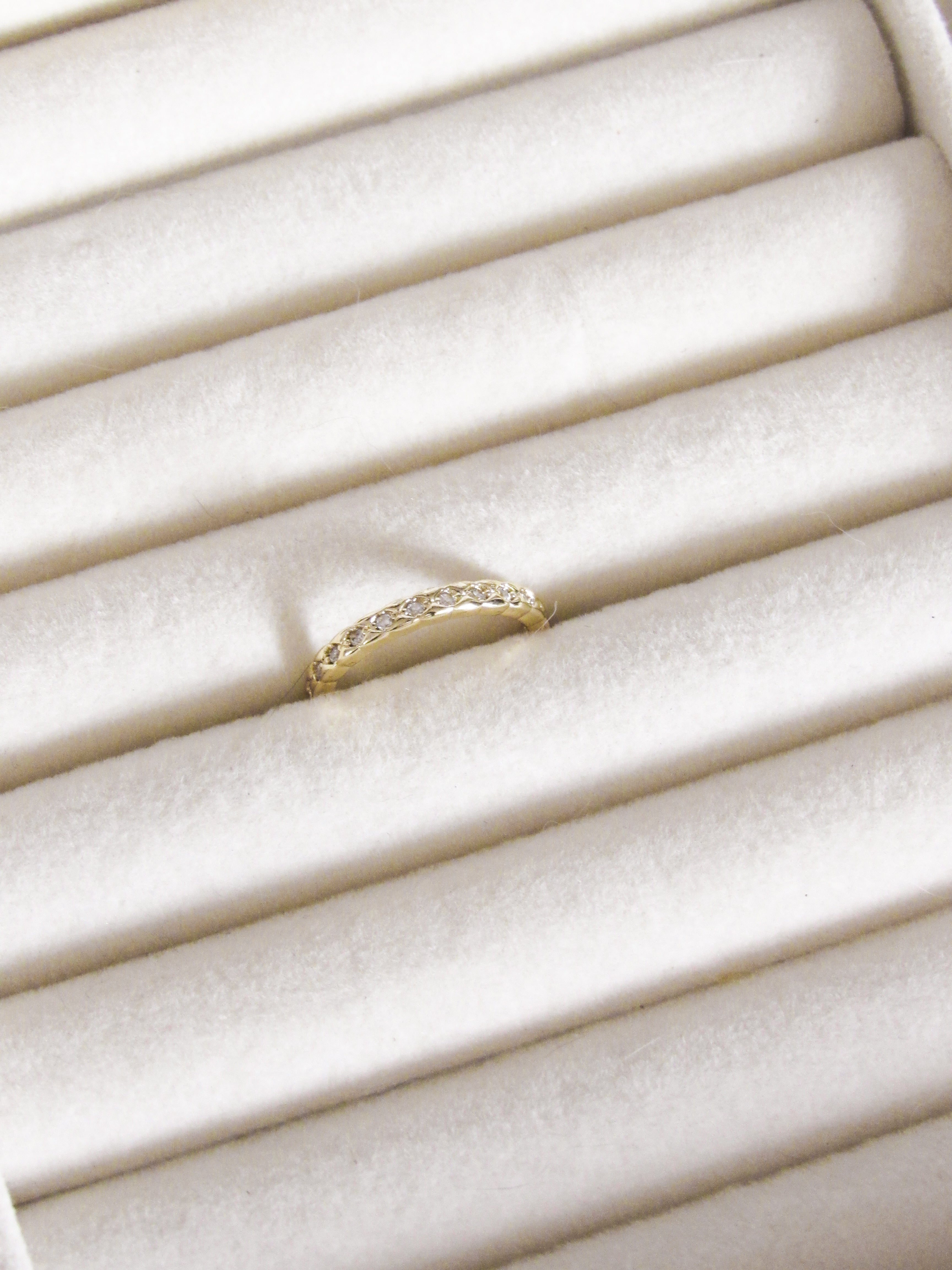 Anillo graduable zircones