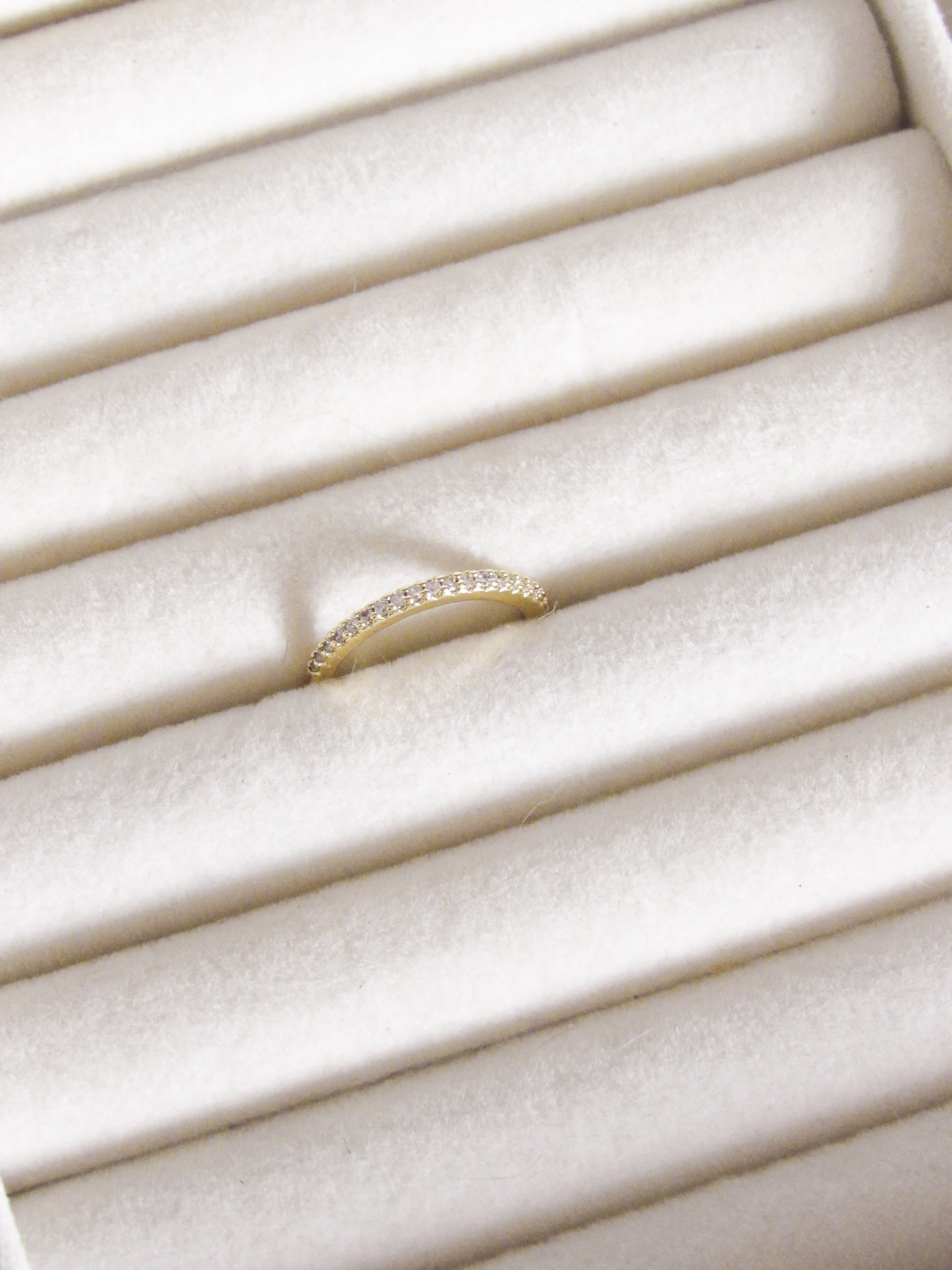 Anillo graduable zircones