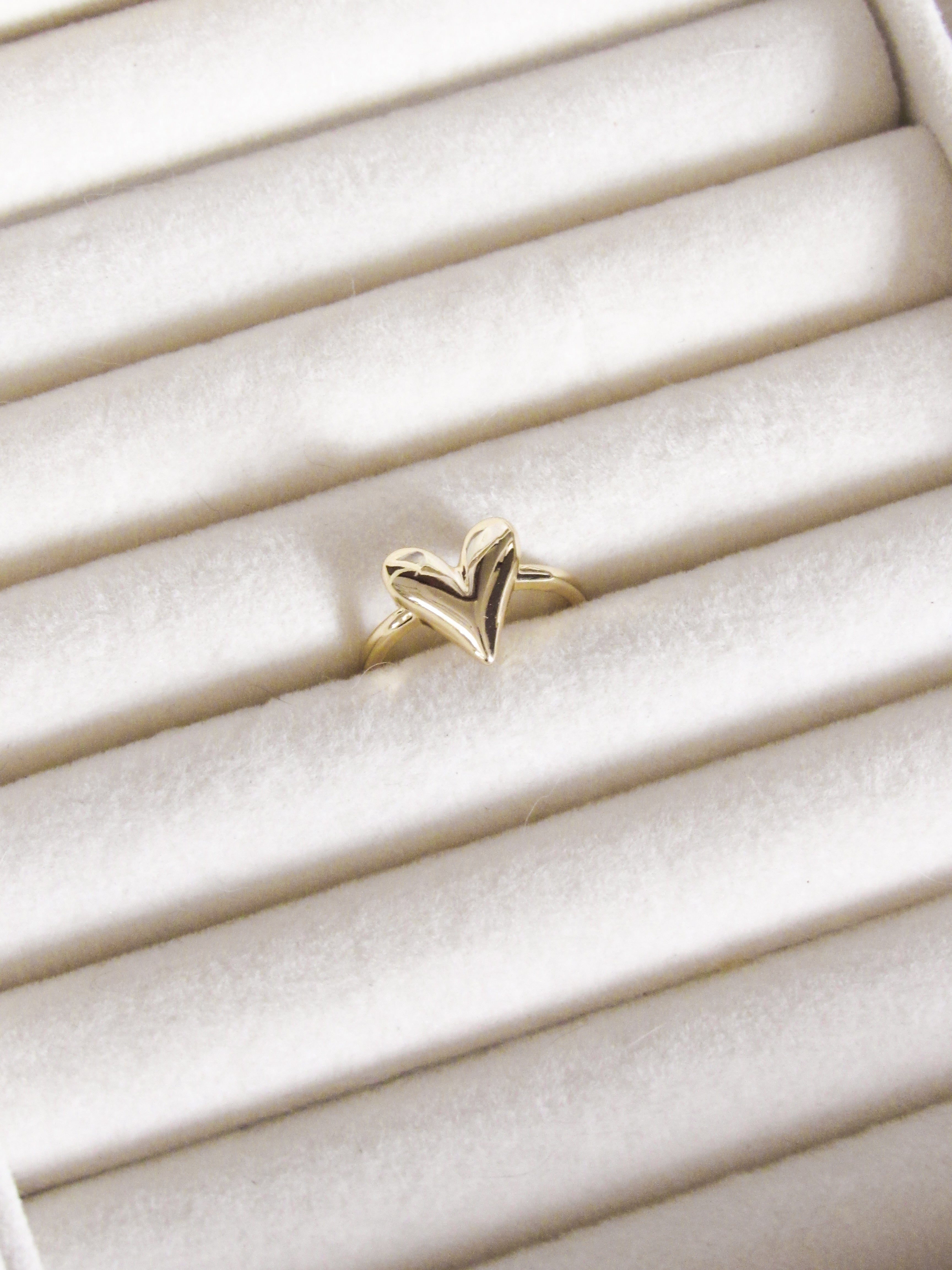 Anillo graduable corazón inflado