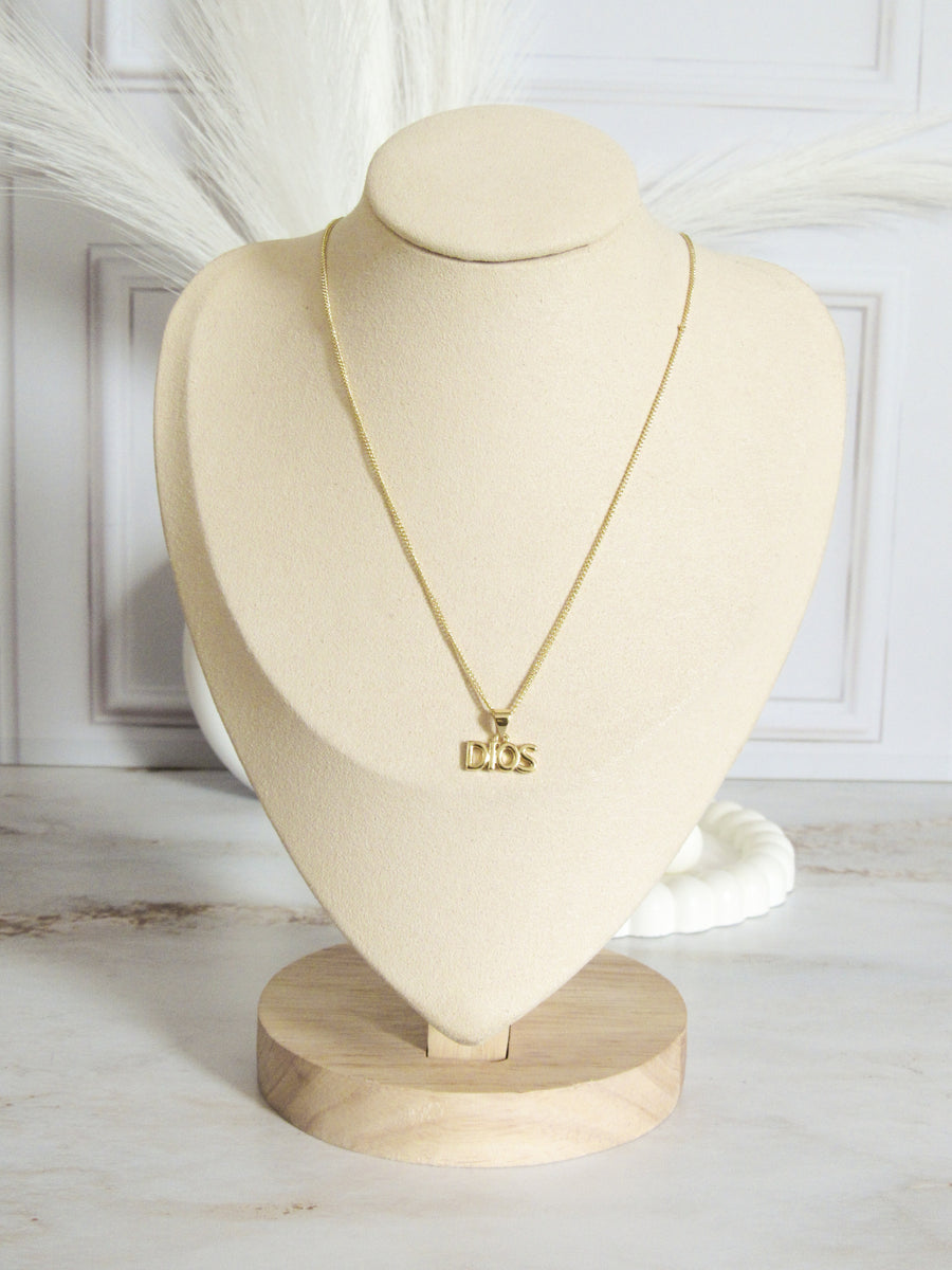 Collar Dios
