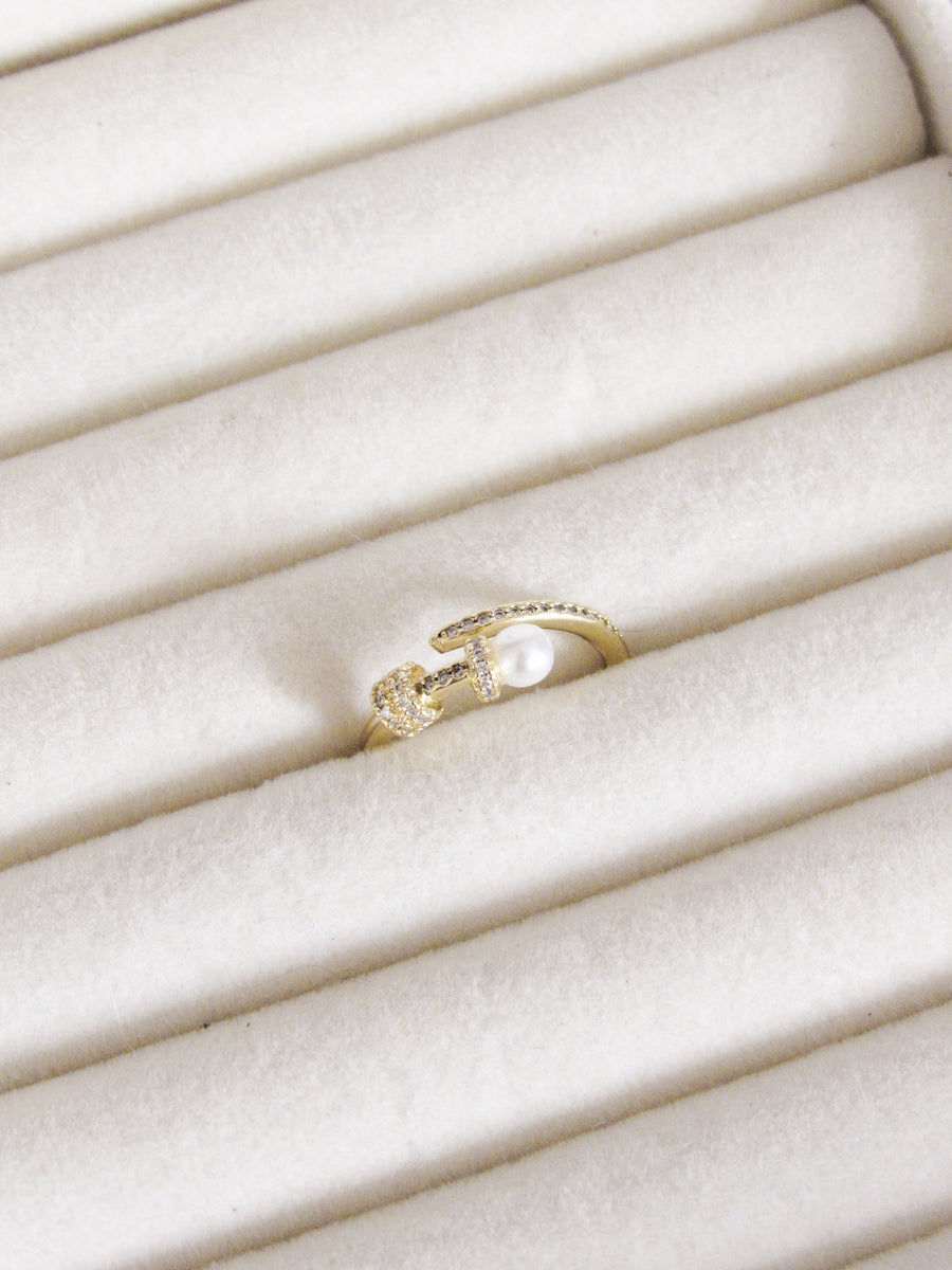 Anillo graduable perla tipo clavo