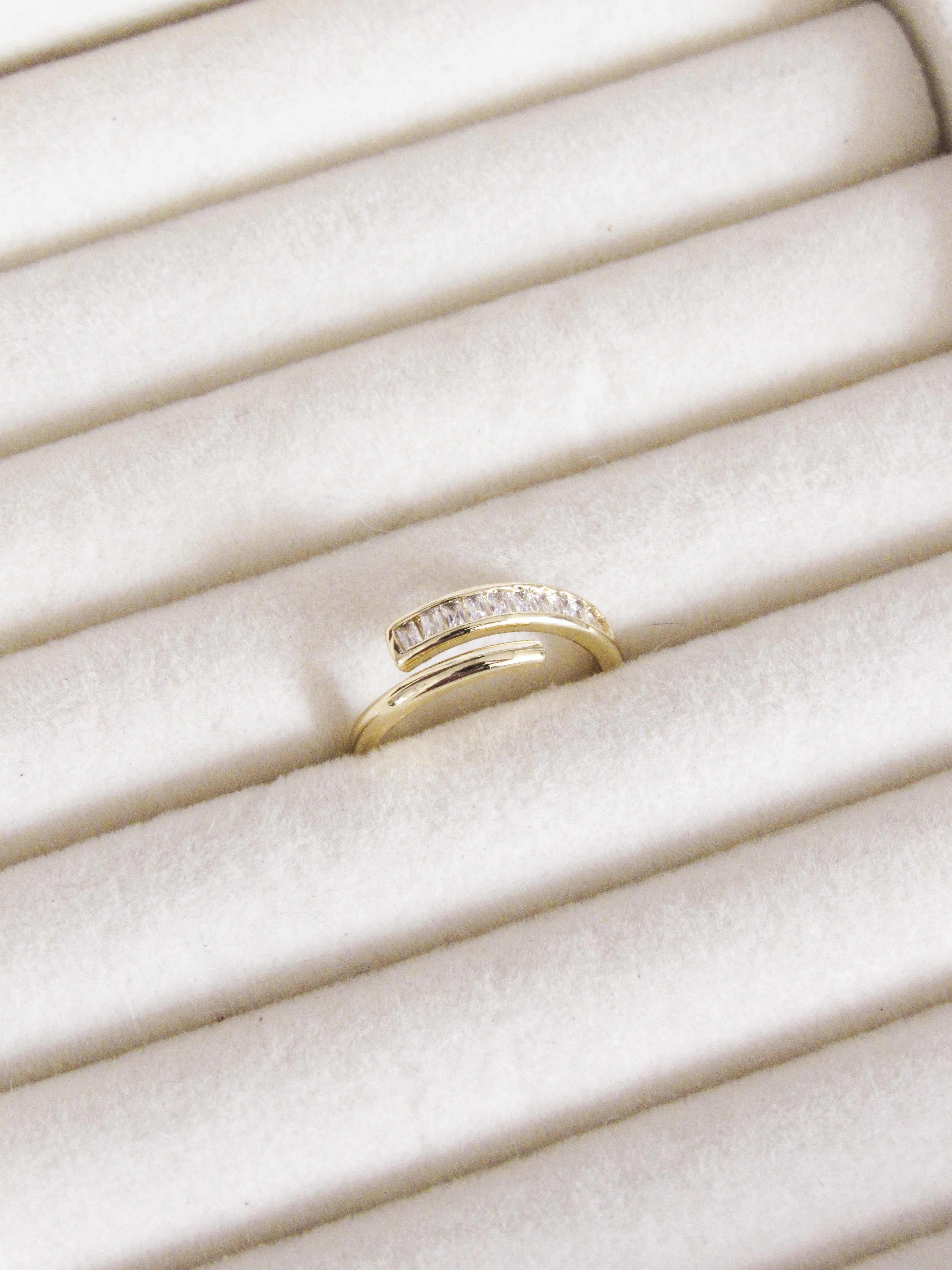 Anillo graduable zircones doble