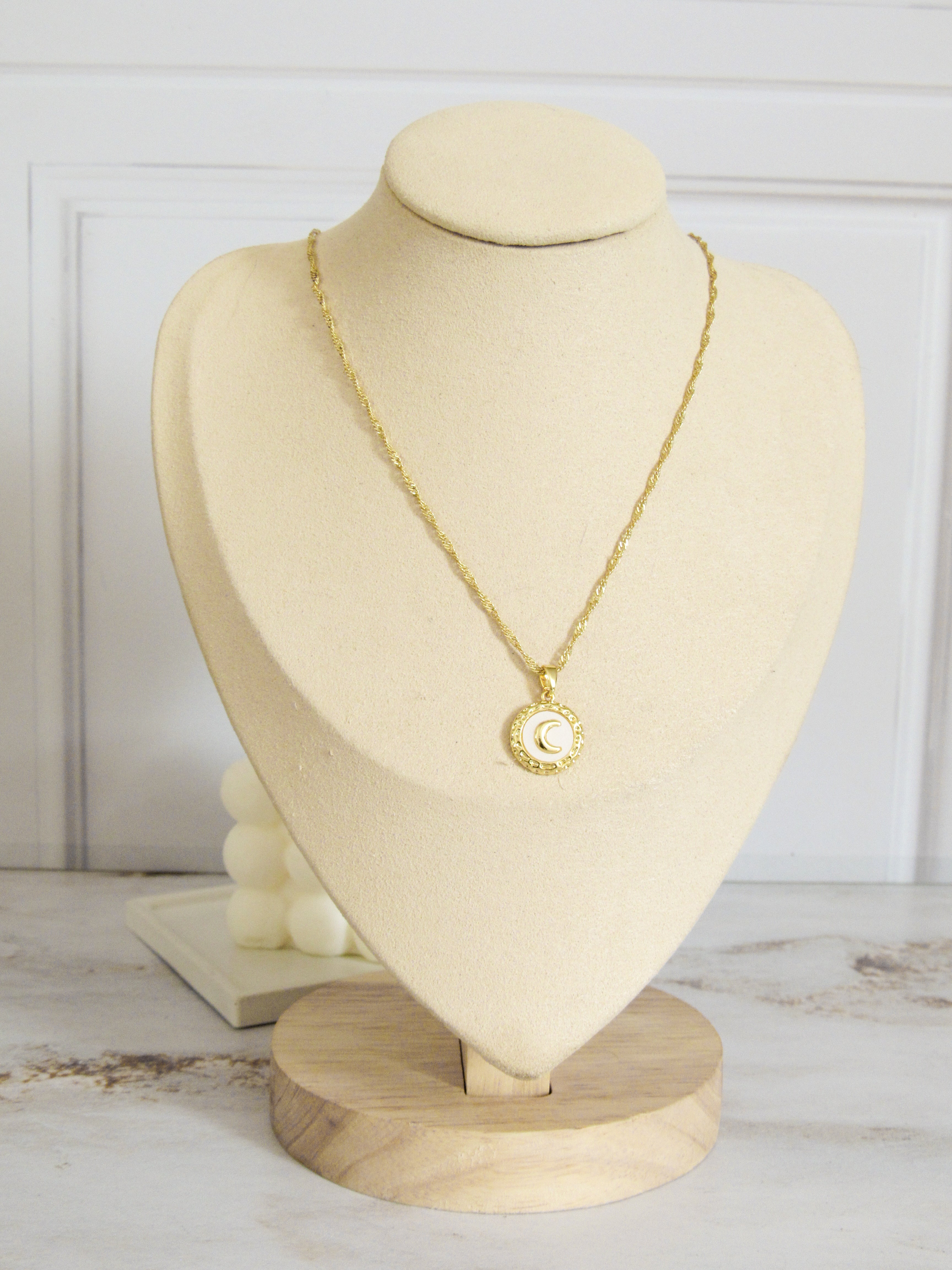 Collar luna nacar