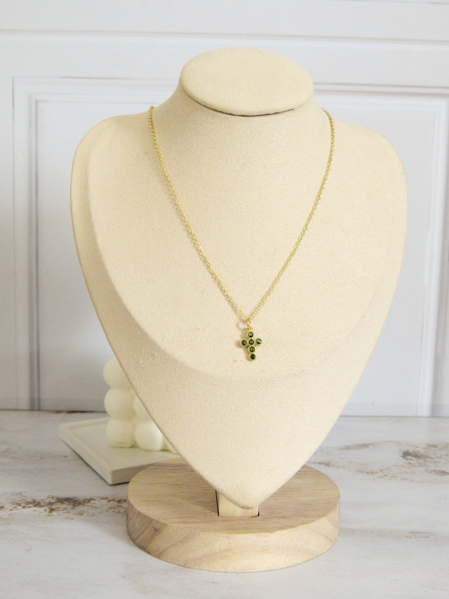 Collar cruz verde esmeralda