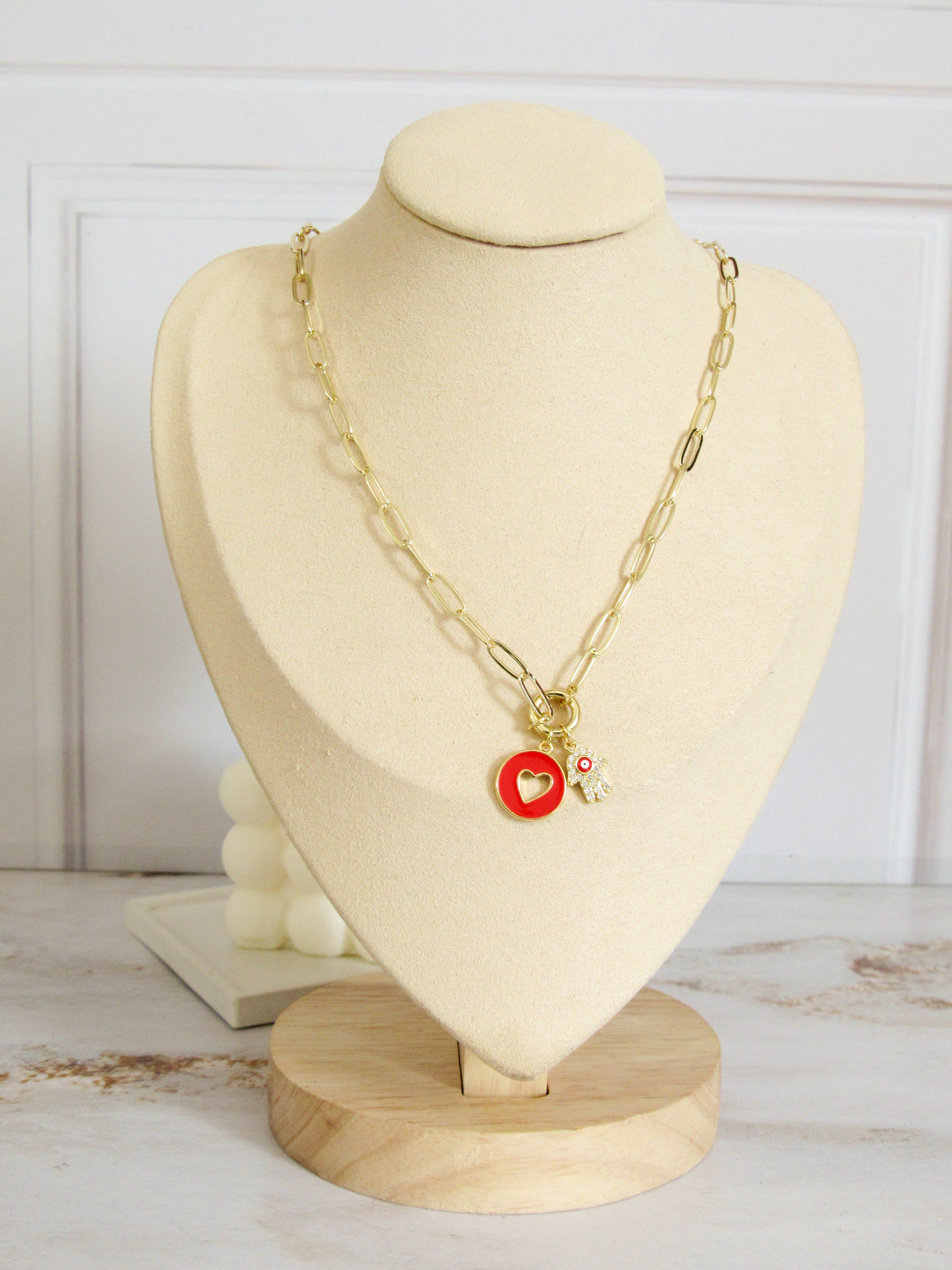 Collar corazón protector