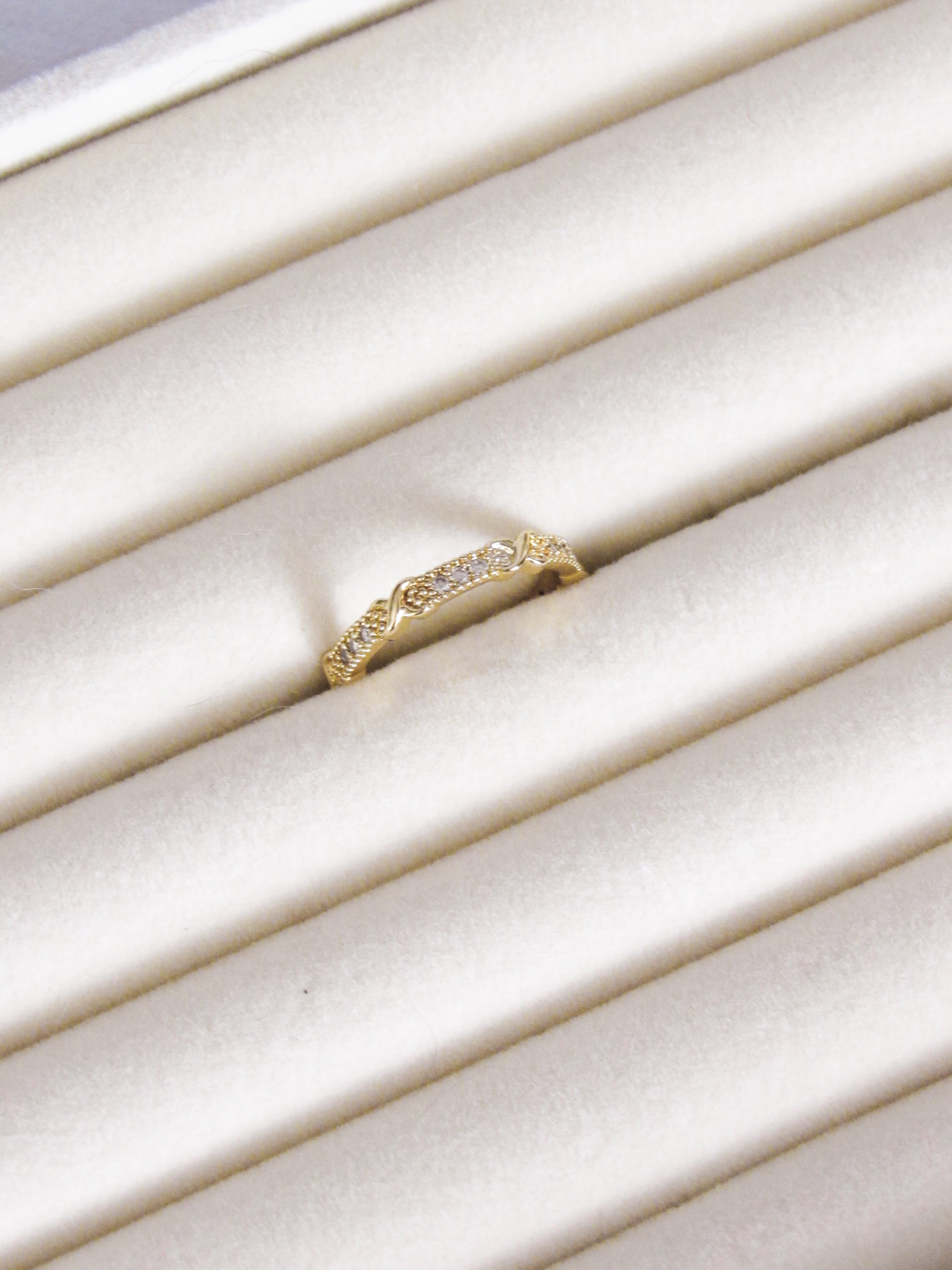 Anillo graduable zircones
