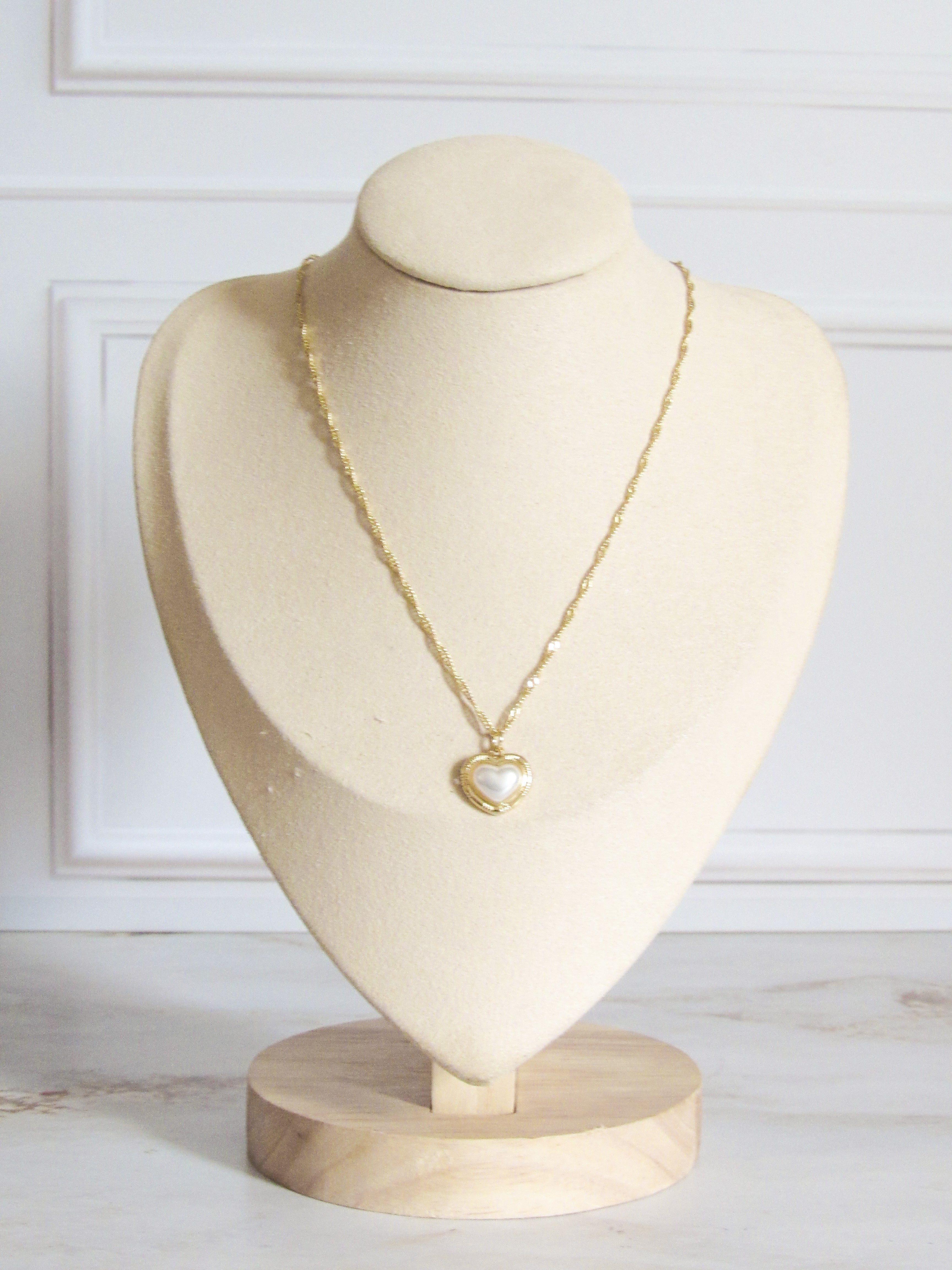 Collar corazón nacar