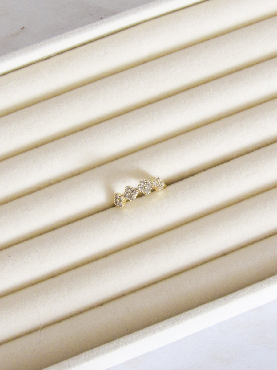 Anillo graduable treboles