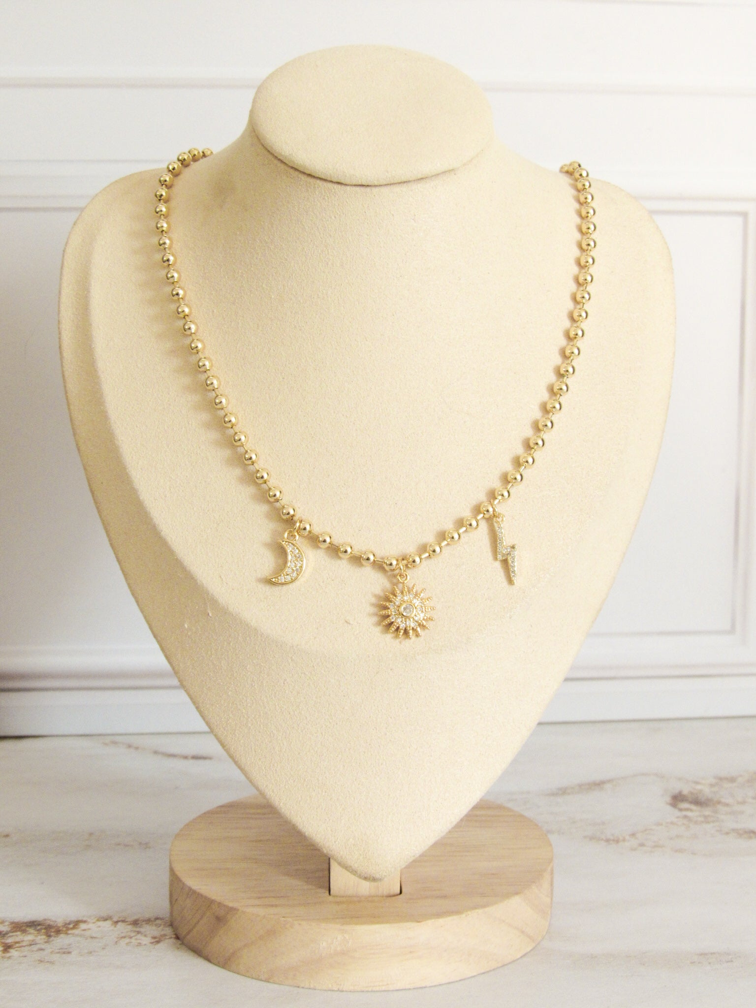 Collar universo